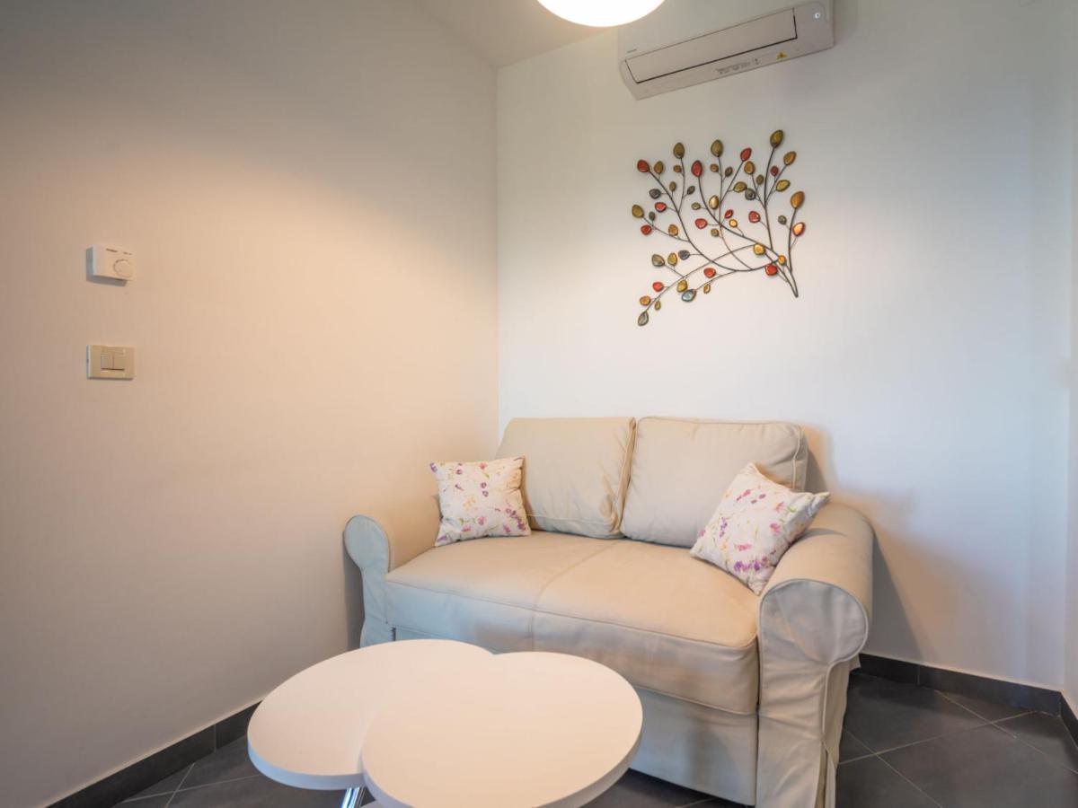 Apartment Damir By Interhome 로브란 외부 사진